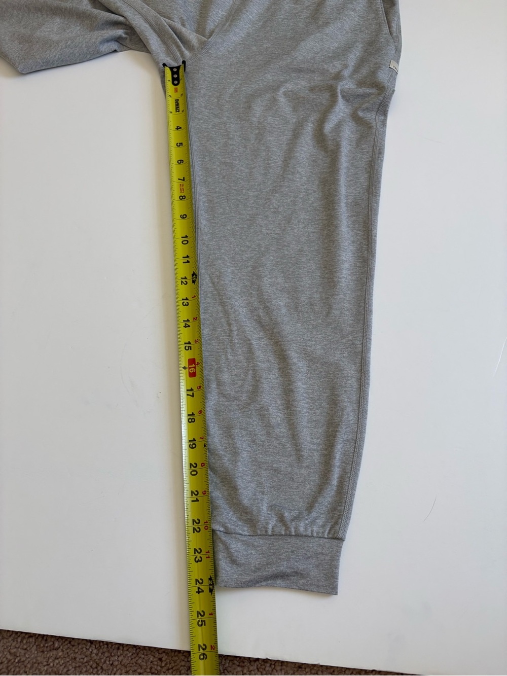 Vuori Performance Jogger Light Gray Size Medium - Picture 10 of 10
